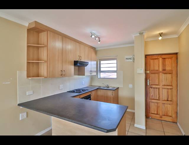 2 BEDROOM APARTMENT RENTED IN WALMER HEIGHTS